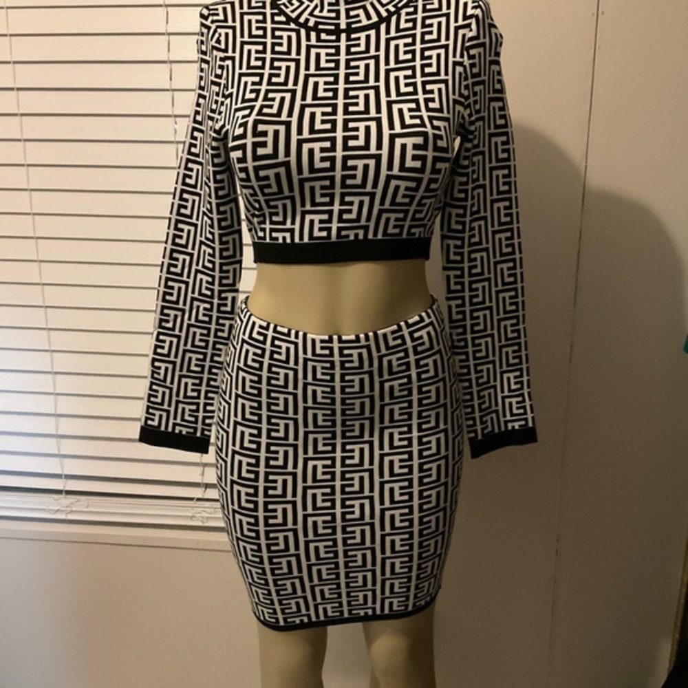 Crop Top Set - Picture 6 of 10